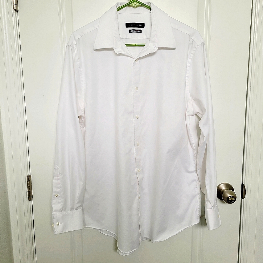 Tommy Hilfiger Crisp White Button Down Dress Shirt Flex Collar Athletic Shirt